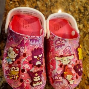 Little girls hello kitty and friends size 9 crocs